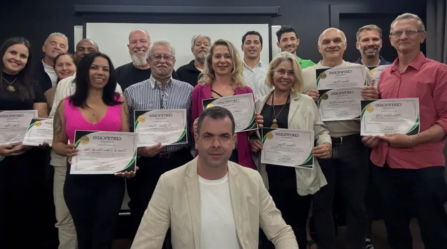 Alunos durante uma aula prática da formação